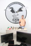 Fernando de Oliveira, o Grilo, e material