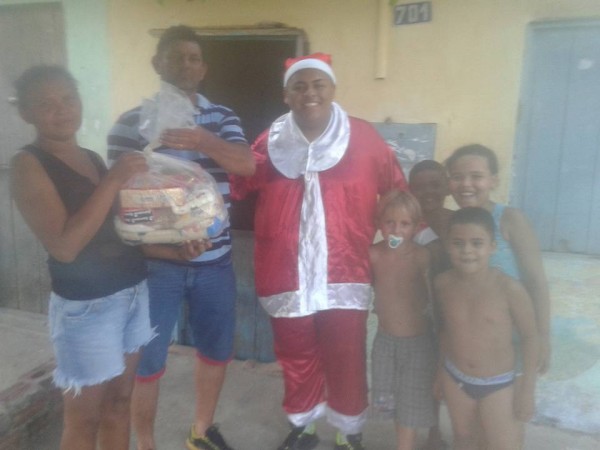 entrega de cesta papai noel