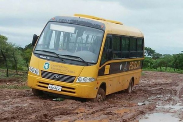 onibus atolado