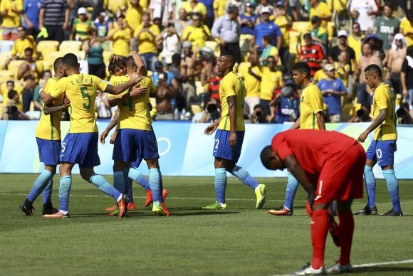 Brasil goleia Honduras e garante vaga na final do futebol masculino