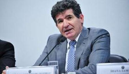 antonio_augusto_de_queiroz_-_gabriela_korossy_-_camara_dos_deputados