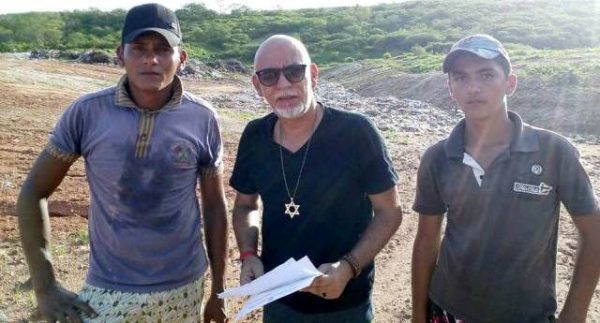 rogerio e morador lixook