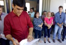 Prefeito Naumi Amorim assina ordem de serviços e anuncia novas obras