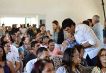 Prefeito Naumi Amorim anuncia equiparação de salário e entrega fardamento aos Agentes Comunitários de Saúde