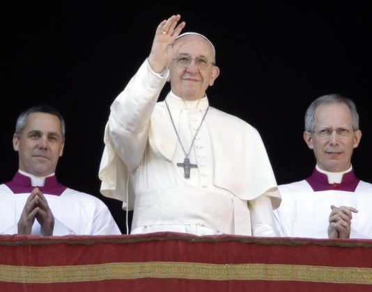 Papa pede paz em Jerusalém e reza para alcançar solução com dois Estados