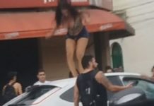 Travestis se unem para destruir carro de homem que teria fugido sem pagar programa