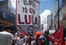 O grito de carnaval em defesa da democracia e de Lula: Bloco “Tô com Lula” invade as ruas de Fortaleza