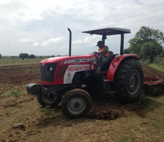 Prefeitura inicia Preparo de Terra para os agricultores de Iguatu