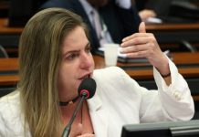 PL de Luizianne que garante merenda escolar adequada é aprovado na Comissão de Educação