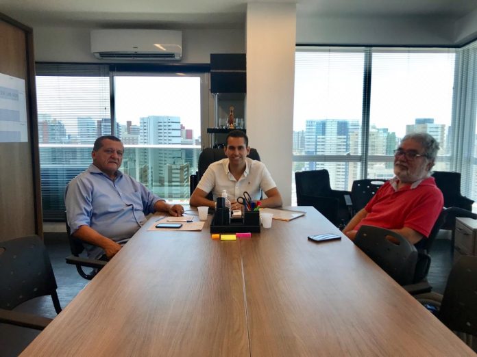 Domingos Neto recebe projeto