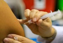 Caucaia vacina 779 crianças contra o sarampo no Dia D de combate à doença