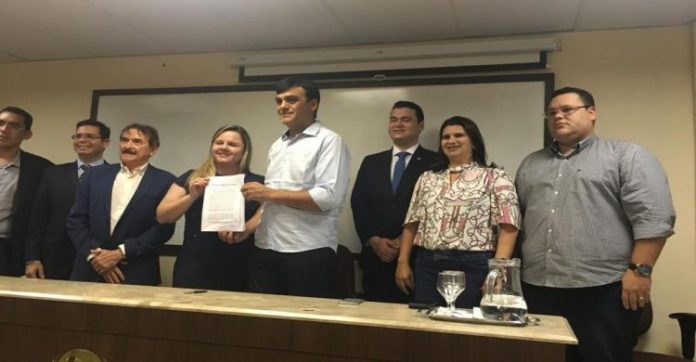 Em Caucaia termo de Compromisso prevê reforma de 14 escolas municipais