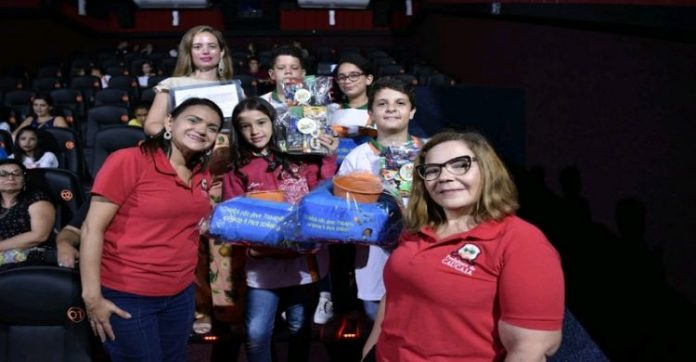 Escolas vencedoras de seletiva do Peteca são premiadas