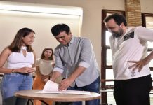 Prefeito Naumi Amorim assina protocolo para início de programa que transforma lixo em dinheiro