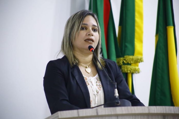 Dra. Luciana de Varzea Alegre apresenta proposta que homenageie pessoas e entidades nos 150 anos do município