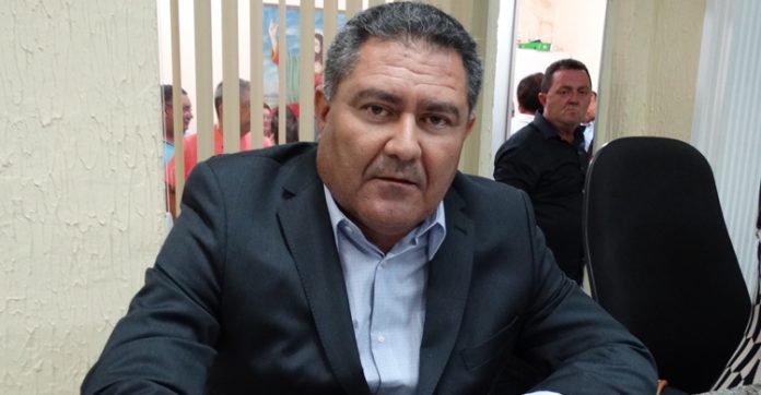 Após ação de improbidade ajuizada pelo MP, Justiça determina bloqueio de bens do prefeito de Tauá