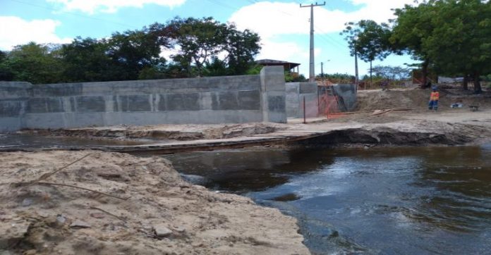 Em Caucaia Instalação de ponte vai beneficiar comunidade da Pirapora