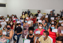 Várzea Alegre: Mais de 70 artesãos concluem capacitação em curso de flores artesanais