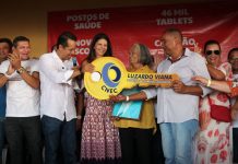 Em Caucaia, Ex-alunos e ex-funcionários recebem a chave do Colégio Luzardo Viana