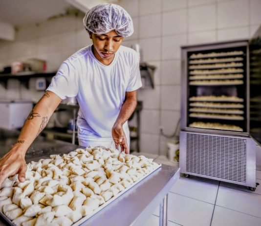 Com mais de 10.500 novos postos de trabalho, geração de empregos no Ceará cresce em todos os setores em setembro