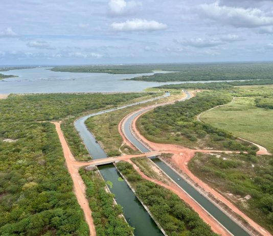 Governo do Ceará e BNDES assinam acordo de R$ 622 milhões para duplicação do Eixão das Águas