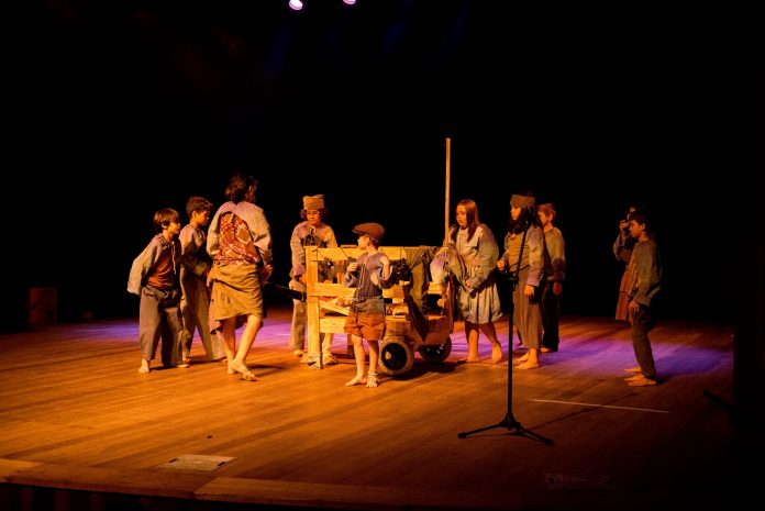 658096ff60cf49482580aba9_OPERARIOS-VILA-109-scaled