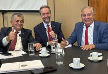 Em Brasília, O deputado José Airton Cirilo debate a conjuntura política nacional e as ações do governo Lula.