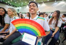 Com investimento superior a R$ 11 milhões, Governo do Ceará entrega mais de 25 mil tablets para alunos da rede pública de Fortaleza.