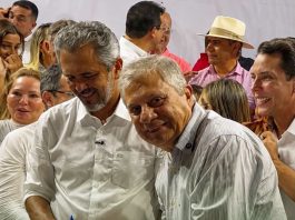 Em Pentecoste, Deputado José Airton Cirilo ao lado do governador Elmano de Freitas, assinam ordem de serviço da variante da CE-341.