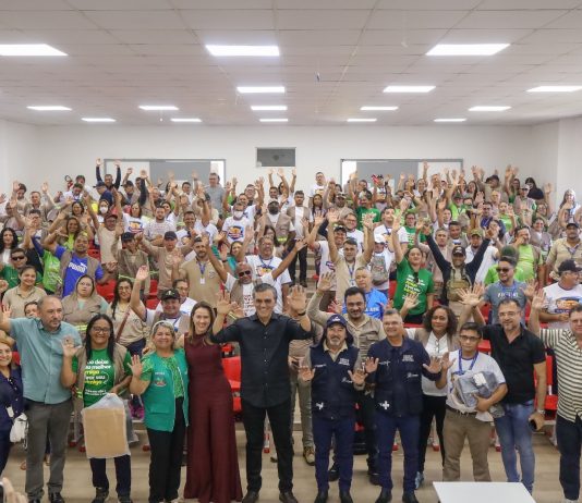 Prefeitura de Caucaia entrega novo fardamento e kits de trabalho para 174 agentes de combate às endemias