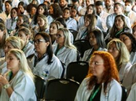 Edital abre 1.138 vagas para provimento de médicos especialistas.